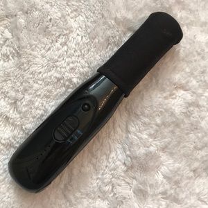 Paul Mitchell Neuro travel flat iron